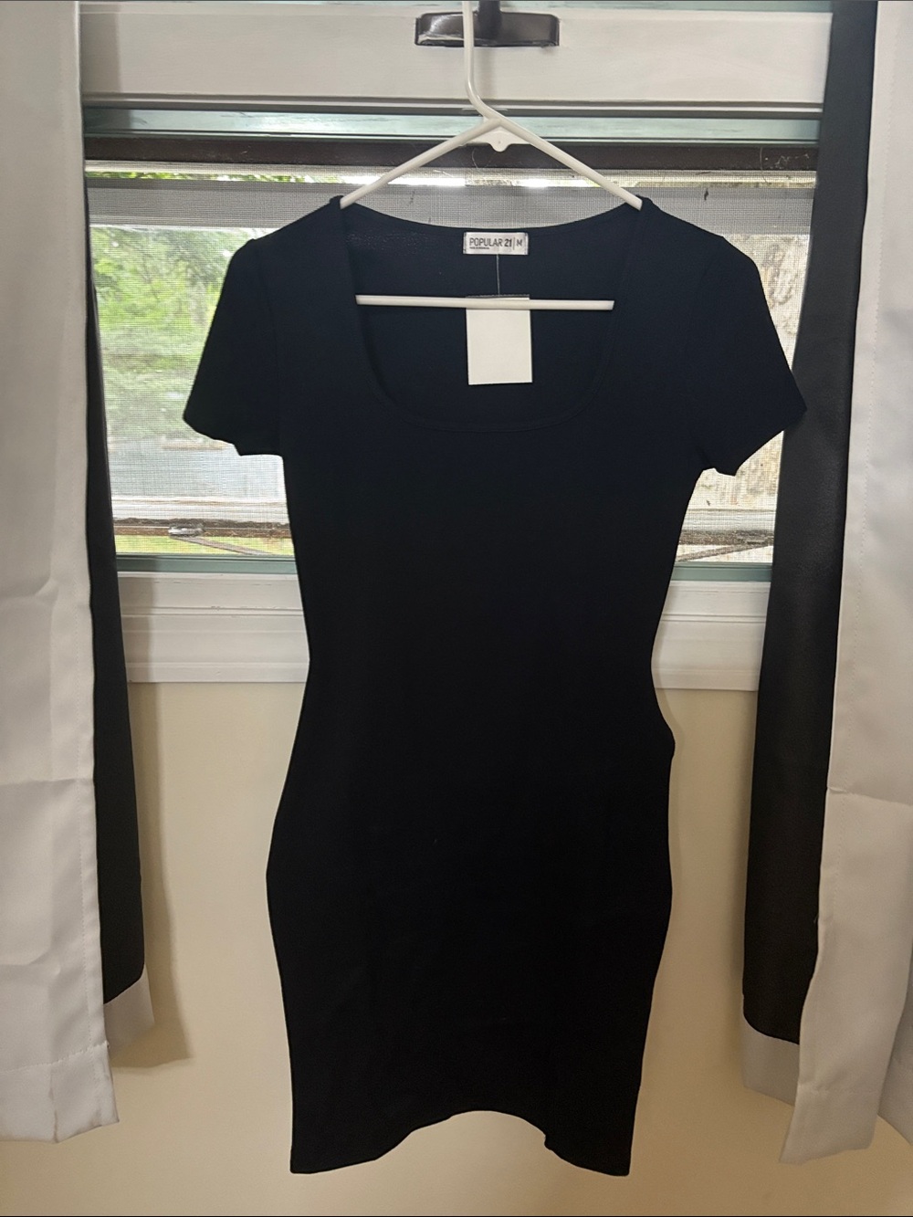 Popular 21 Black Scoop Neck Midi Dress